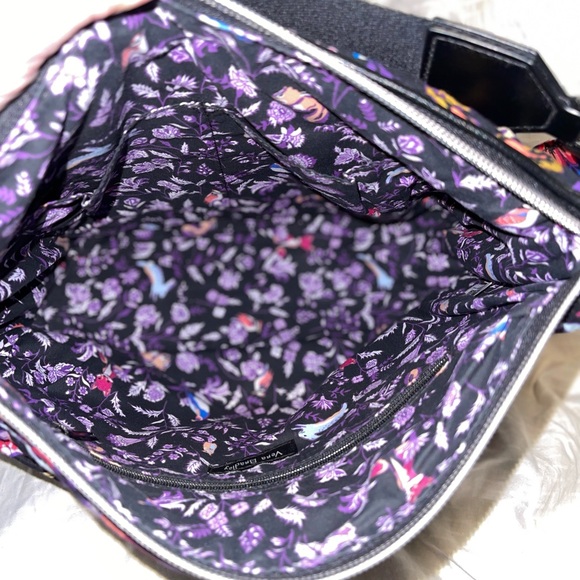 Vera Bradley large Carson Crossbody in Foxwood - Picture 5 of 6